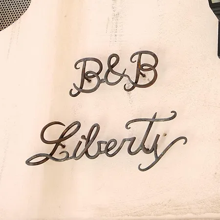 Liberty לינה וארוחת בוקר אנדריה